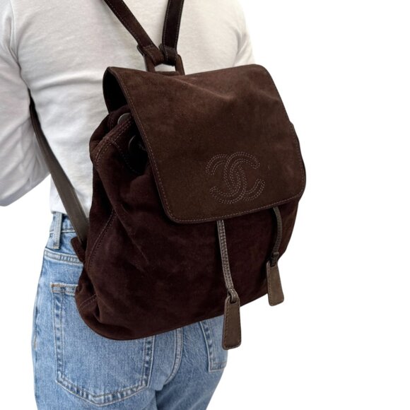 CHANEL Vintage CC Logo Suede Drawstring Flap Backpack Bag Stitch Brown [106223] - Picture 3 of 15